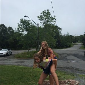 Meet your Posher, Lauren